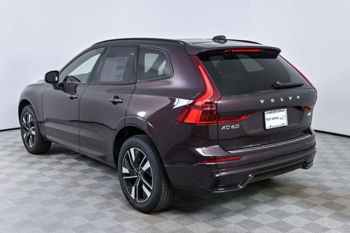 Mulberry Metallic 2026 Volvo XC60 B5 Plus