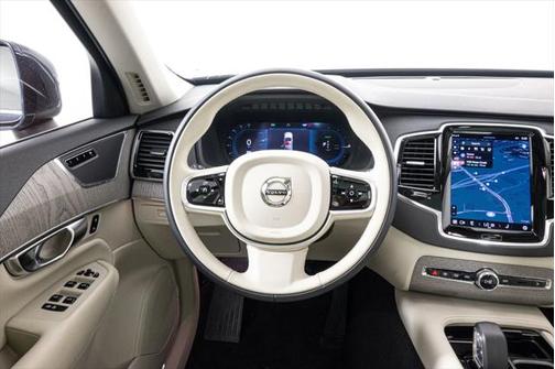 2025 Volvo XC90 Plug-In Hybrid Plus