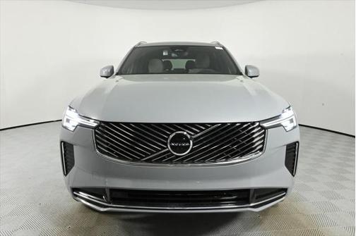 2025 Volvo XC90 B5 Core