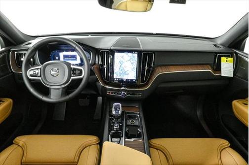 2025 Volvo XC60 Plug-In Hybrid T8 Ultra