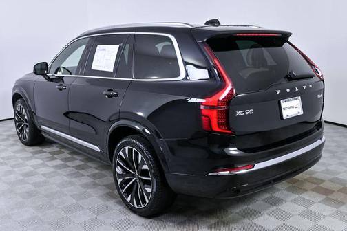 2025 Volvo XC90 B6 Plus 7-Seater