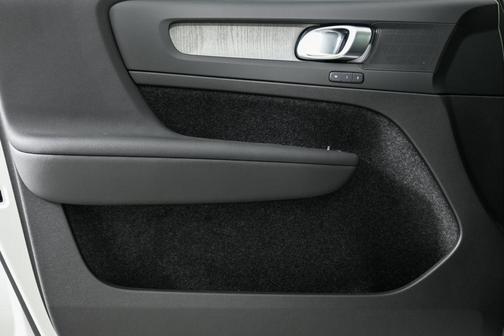 2026 Volvo XC40 B5 Core