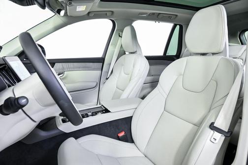 2026 Volvo XC90 B6 Ultra 7-Seater