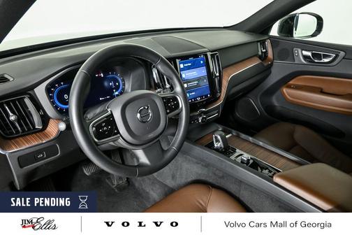 2023 Volvo XC60 B5 Plus Bright Theme