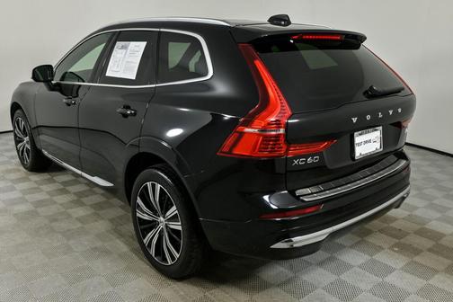 2023 Volvo XC60 B5 Plus Bright Theme