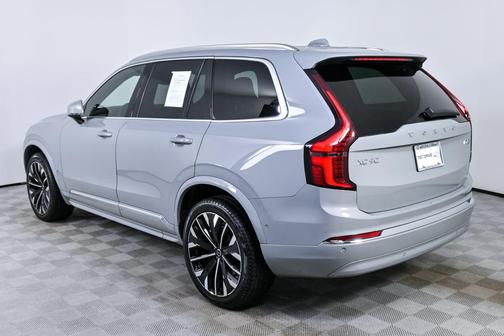 2025 Volvo XC90 B6 Plus 7-Seater