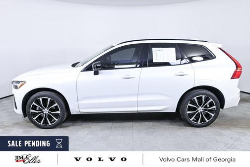 2023 Volvo XC60 B5 Plus Dark Theme
