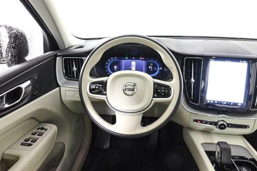 2025 Volvo XC60 Plug-In Hybrid T8 Plus
