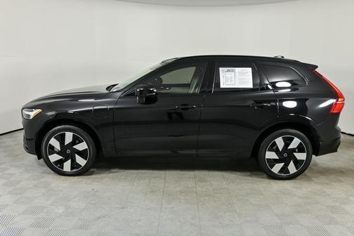2025 Volvo XC60 Plug-In Hybrid T8 Plus