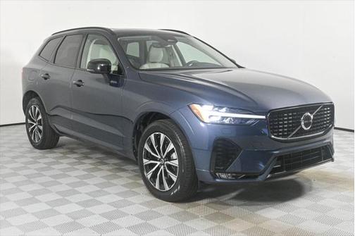 2024 Volvo XC60 B5 Core Dark Theme