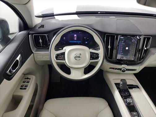 2024 Volvo XC60 B5 Core Dark Theme