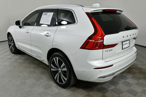 2023 Volvo XC60 B5 Plus Bright Theme