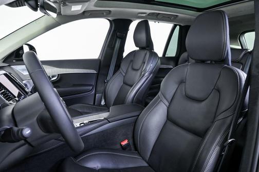 2024 Volvo XC90 Recharge Plug-In Hybrid T8 Ultimate Bright Theme 7-Seater