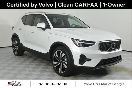 2025 Volvo XC40 B5 Plus Bright Theme