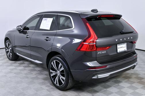 2023 Volvo XC60 B5 Ultimate Bright Theme