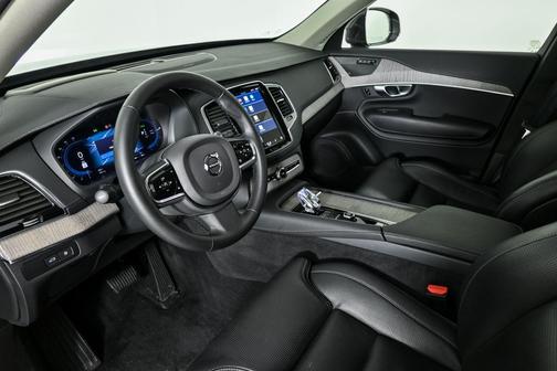 2024 Volvo XC90 Recharge Plug-In Hybrid T8 Ultimate Bright Theme 7-Seater