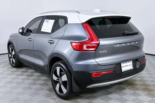 2019 Volvo XC40 T5 Momentum