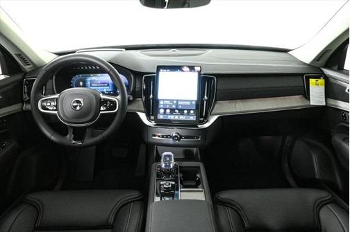 2025 Volvo XC90 B6 Ultra