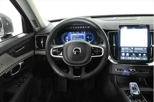 2025 Volvo XC90 B6 Ultra