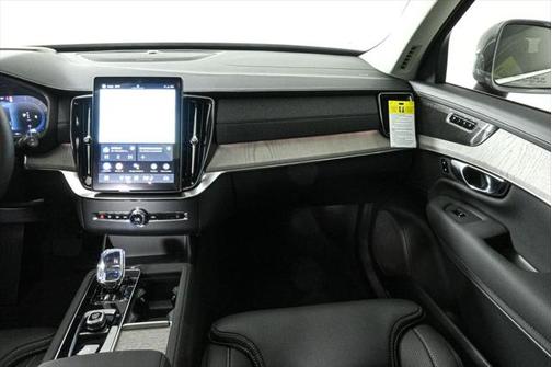 2025 Volvo XC90 B6 Ultra