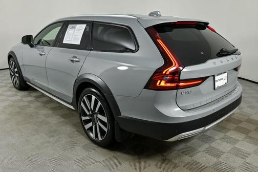 2024 Volvo V90 Cross Country B6 Ultimate