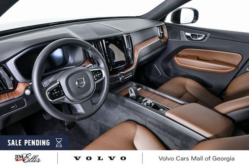2025 Volvo XC60 B5 Plus