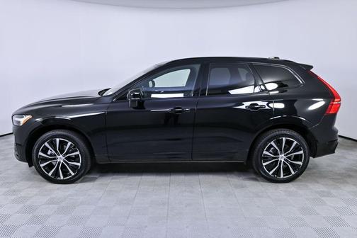 2025 Volvo XC60 B5 Plus