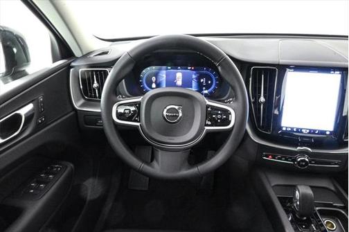2025 Volvo XC60 B5 Core