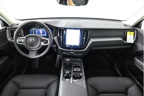 2025 Volvo XC60 B5 Core