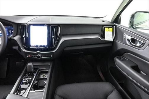 2025 Volvo XC60 B5 Core