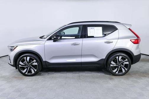 Silver Dawn Metallic 2025 Volvo XC40 B5 Plus Dark Theme
