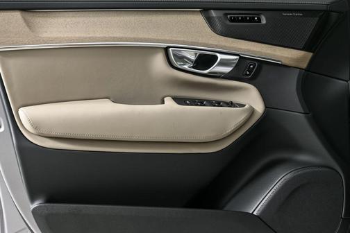 2026 Volvo XC90 B6 Ultra 6-Seater