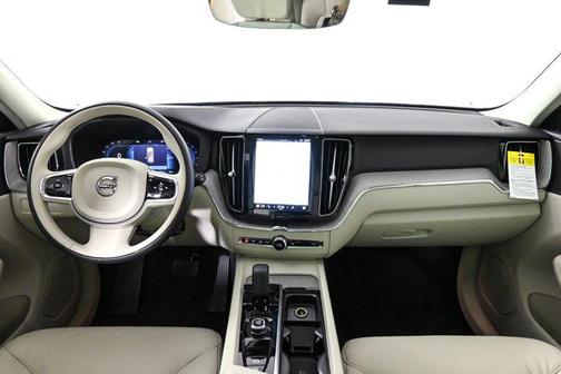2025 Volvo XC60 B5 Plus