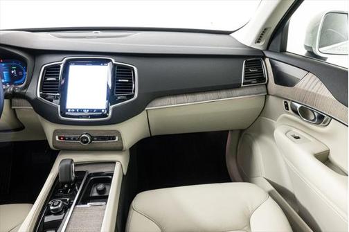 2024 Volvo XC90 Recharge Plug-In Hybrid T8 Plus Bright Theme 7-Seater