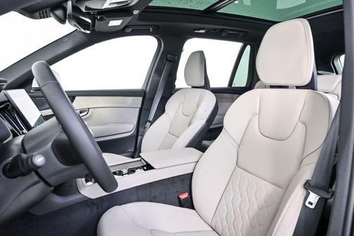 2026 Volvo XC90 Plus, B6 AWD Gas (mild hybrid), Gasoline, Bright, 7 Seats