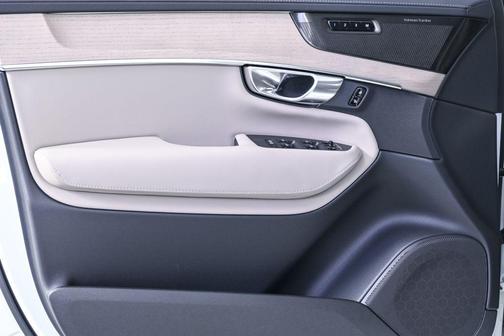 2026 Volvo XC90 Plus, B6 AWD Gas (mild hybrid), Gasoline, Bright, 7 Seats