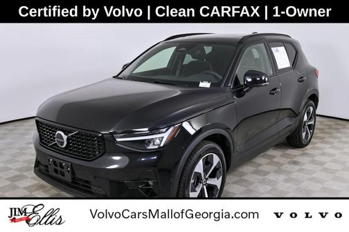 2025 Volvo XC40 B5 Plus Dark Theme