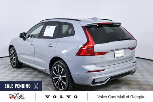 Vapour Grey Metallic 2025 Volvo XC60 B5 Plus