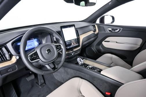 Forest Lake 2027 Volvo XC60 Plus