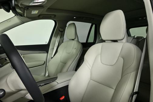 2024 Volvo XC90 Recharge Plug-In Hybrid T8 Plus Bright Theme 7-Seater