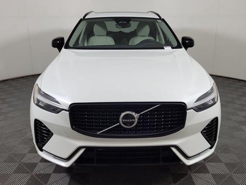 Crystal White Metallic 2024 Volvo XC60 B5 Plus Dark Theme