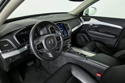2018 Volvo XC90 T5 Momentum