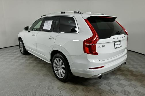 2018 Volvo XC90 T5 Momentum