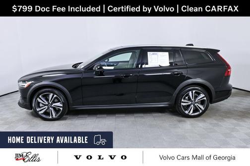 Onyx Black Metallic 2025 Volvo V60 Cross Country Plus, B5 AWD Gas (mild hybrid)