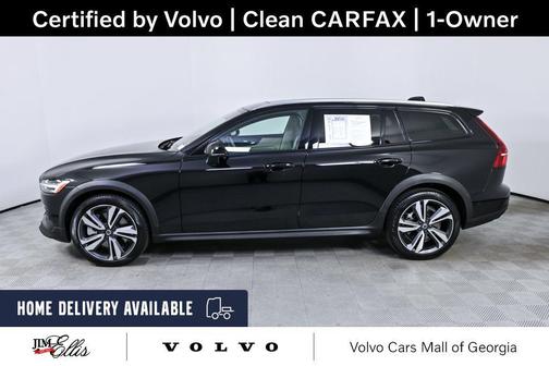 Onyx Black Metallic 2025 Volvo V60 Cross Country Plus, B5 AWD Gas (mild hybrid)