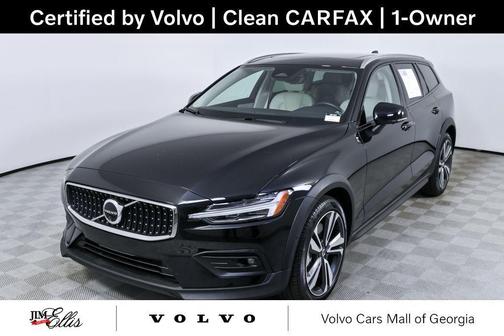 Onyx Black Metallic 2025 Volvo V60 Cross Country Plus, B5 AWD Gas (mild hybrid)