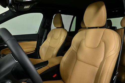 2024 Volvo XC90 B6 Ultimate Bright Theme 7-Seater