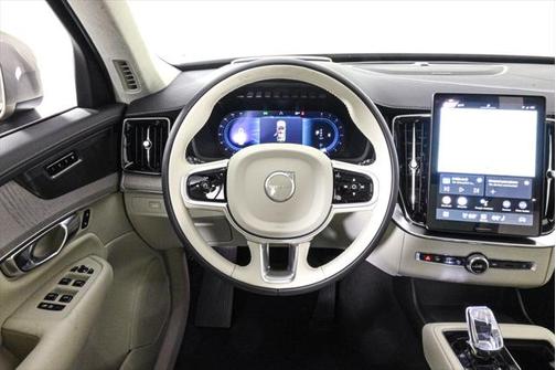 2025 Volvo XC90 B6 Ultra