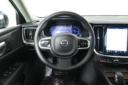 2023 Volvo V60 Cross Country B5 Plus