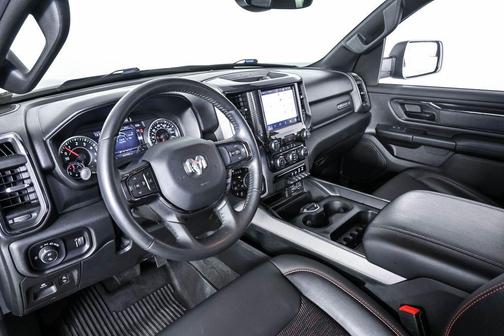 Diamond Black Crystal Pearlcoat 2022 RAM 1500 Big Horn/Lone Star